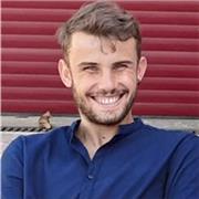 Jeune professeur de Mathématiques rempli de patience et d'ambition